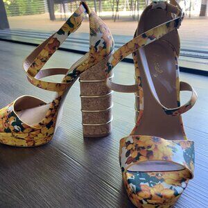 QUPID Womens Sexy Yellow Sunflower Tall Platform Cork Heels Size 7 - NEW